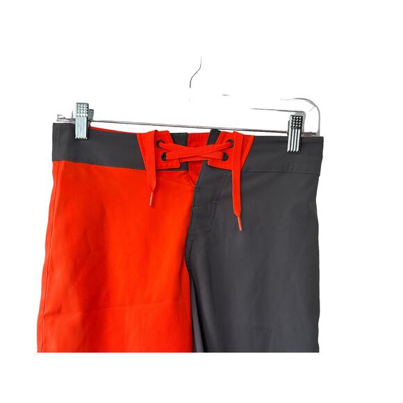 Under Armour Loose Fit HEATGear Orange & Gray Hydro Control Shorts Men's 26 - Picture 4 of 6